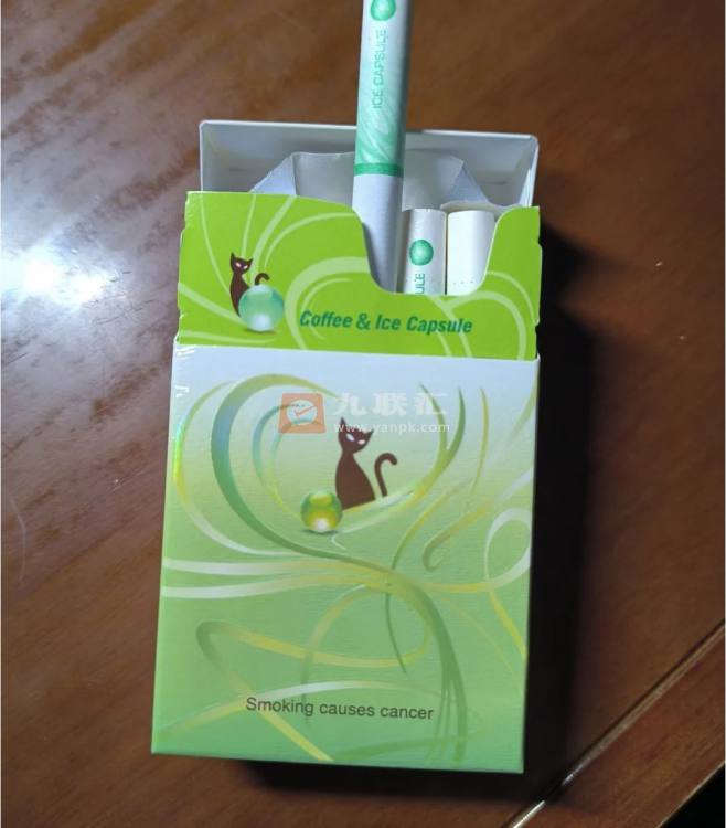 铁塔猫(奶油爆珠)相册