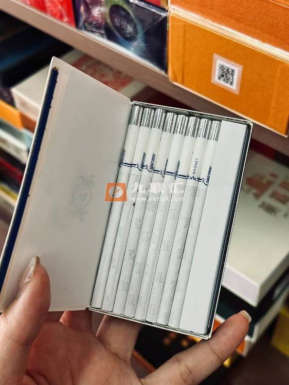 卡比龙(蓝细支)相册